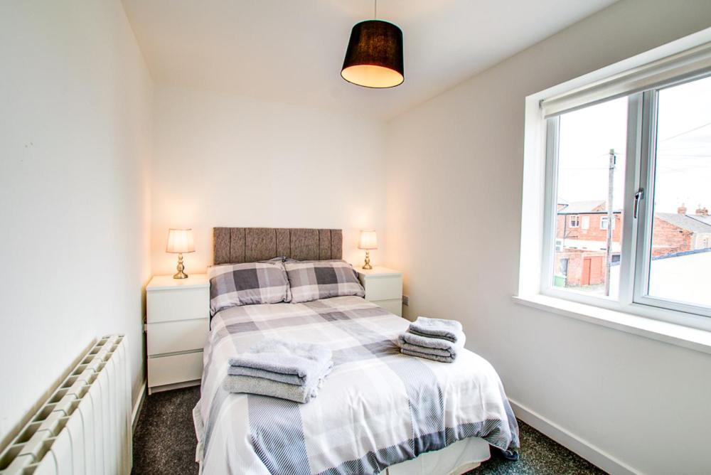 Sunderland Short Stays 2 Bedroom Apartment Free Parking Fulwell Sr6 Eksteriør billede