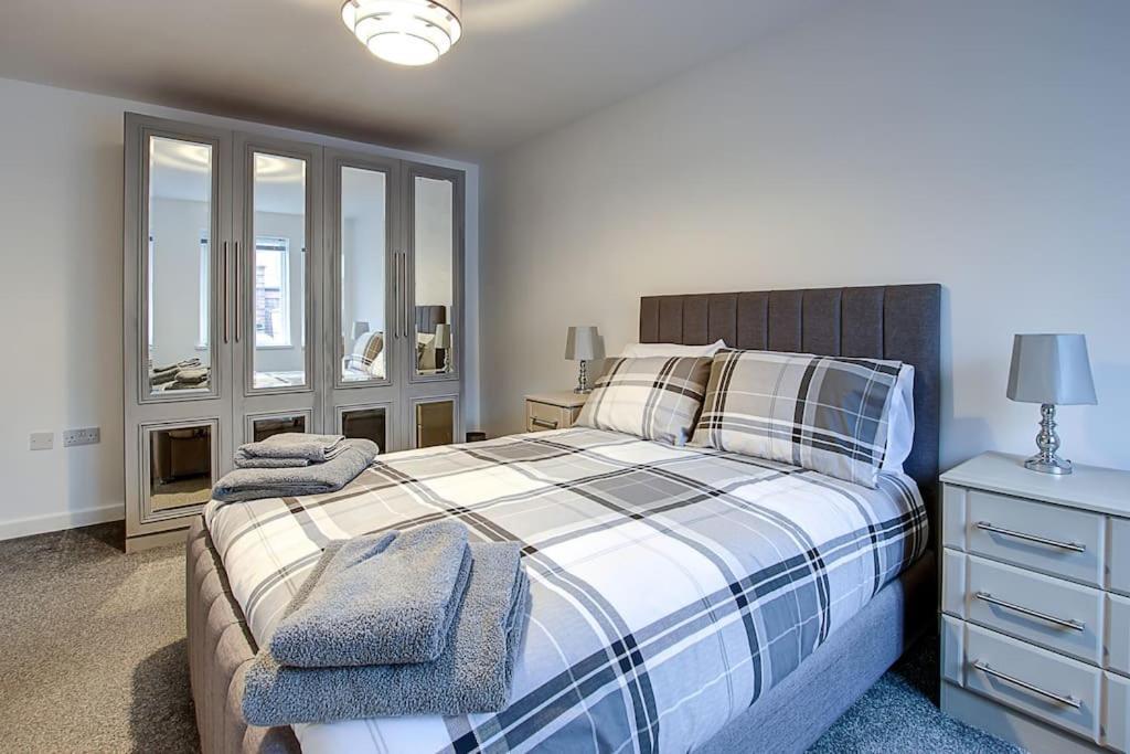 Sunderland Short Stays 2 Bedroom Apartment Free Parking Fulwell Sr6 Eksteriør billede